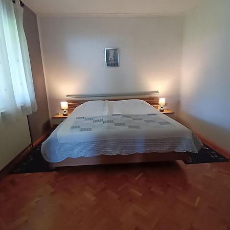 Matea Apartment กอสปิช ภายนอก รูปภาพ
