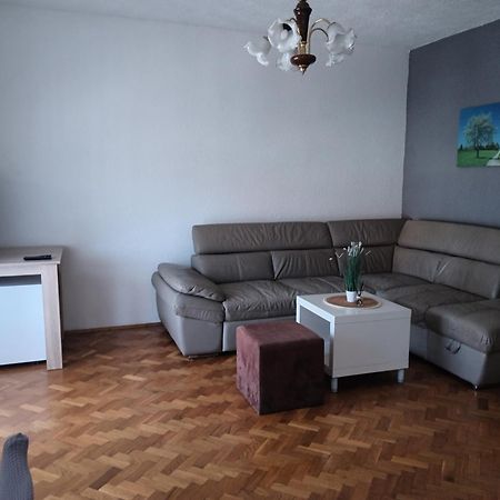 Matea Apartment กอสปิช ภายนอก รูปภาพ