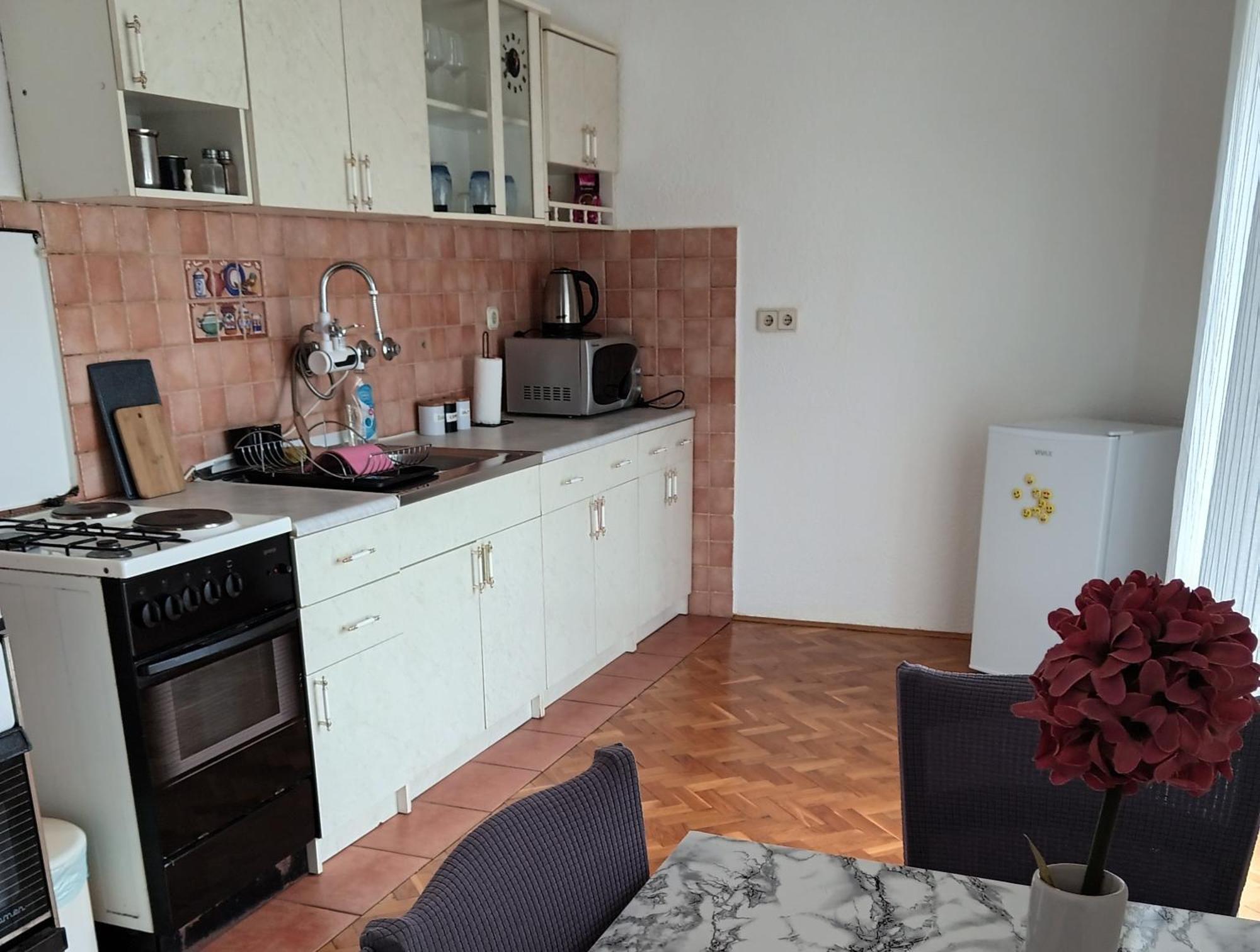 Matea Apartment กอสปิช ภายนอก รูปภาพ