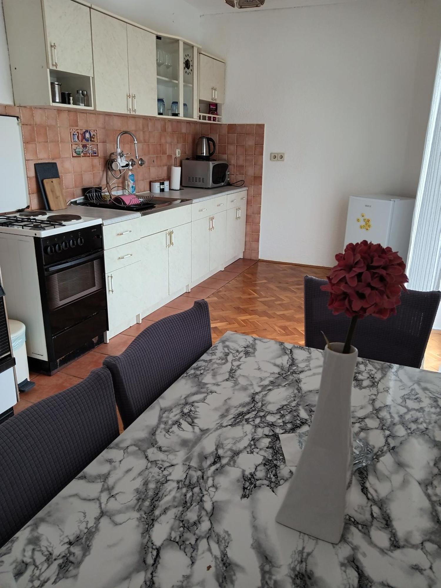 Matea Apartment กอสปิช ภายนอก รูปภาพ