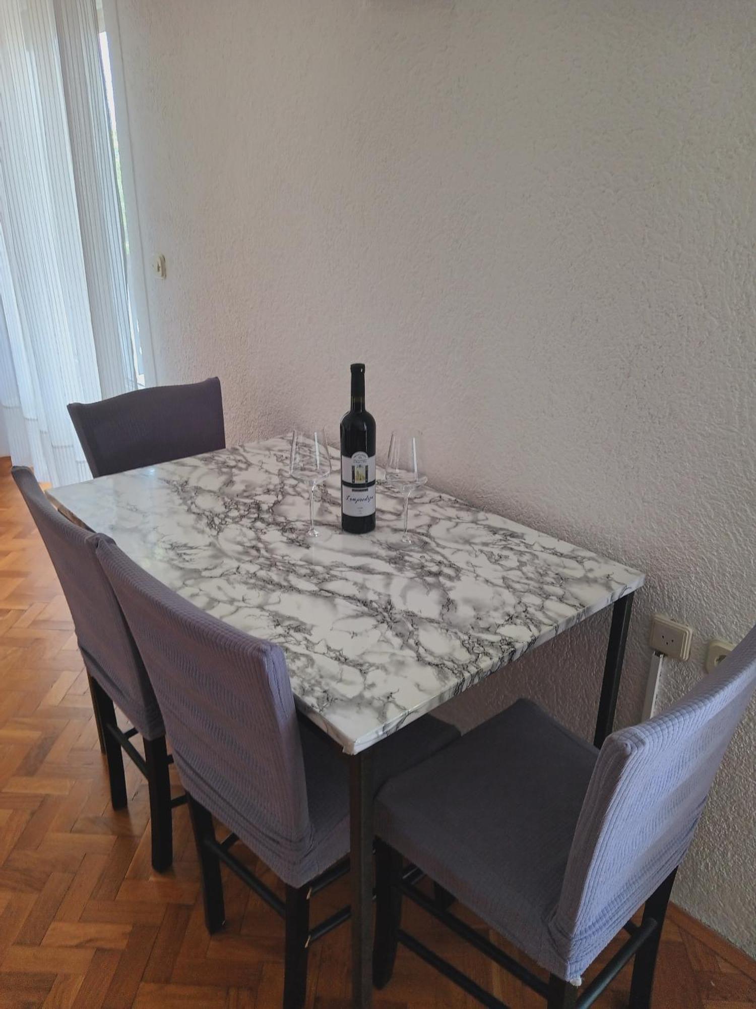 Matea Apartment กอสปิช ภายนอก รูปภาพ